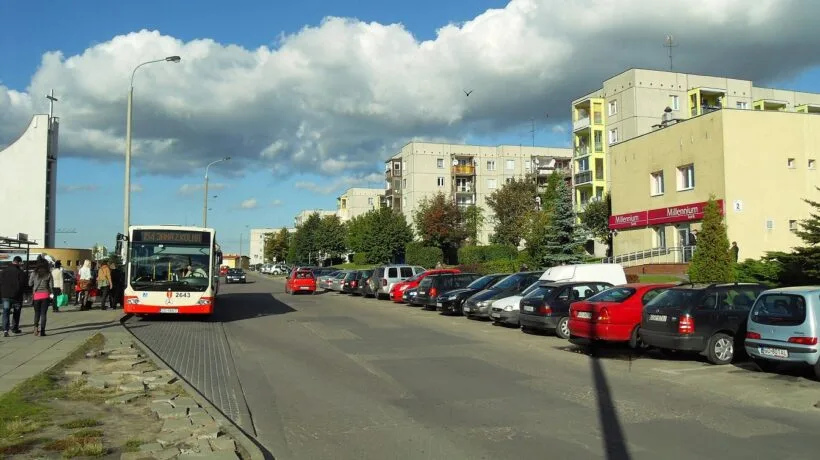 Student rozważający wynajem pokoju w spokojnej i dobrze skomunikowanej dzielnicy Orunia Górna w Gdańsku.