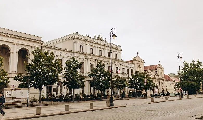 Skuteczny poradnik krok po kroku, jak napisać odwołanie od decyzji o skreśleniu z listy studentów, aby kurwa skutecznie uratować swój indeks.